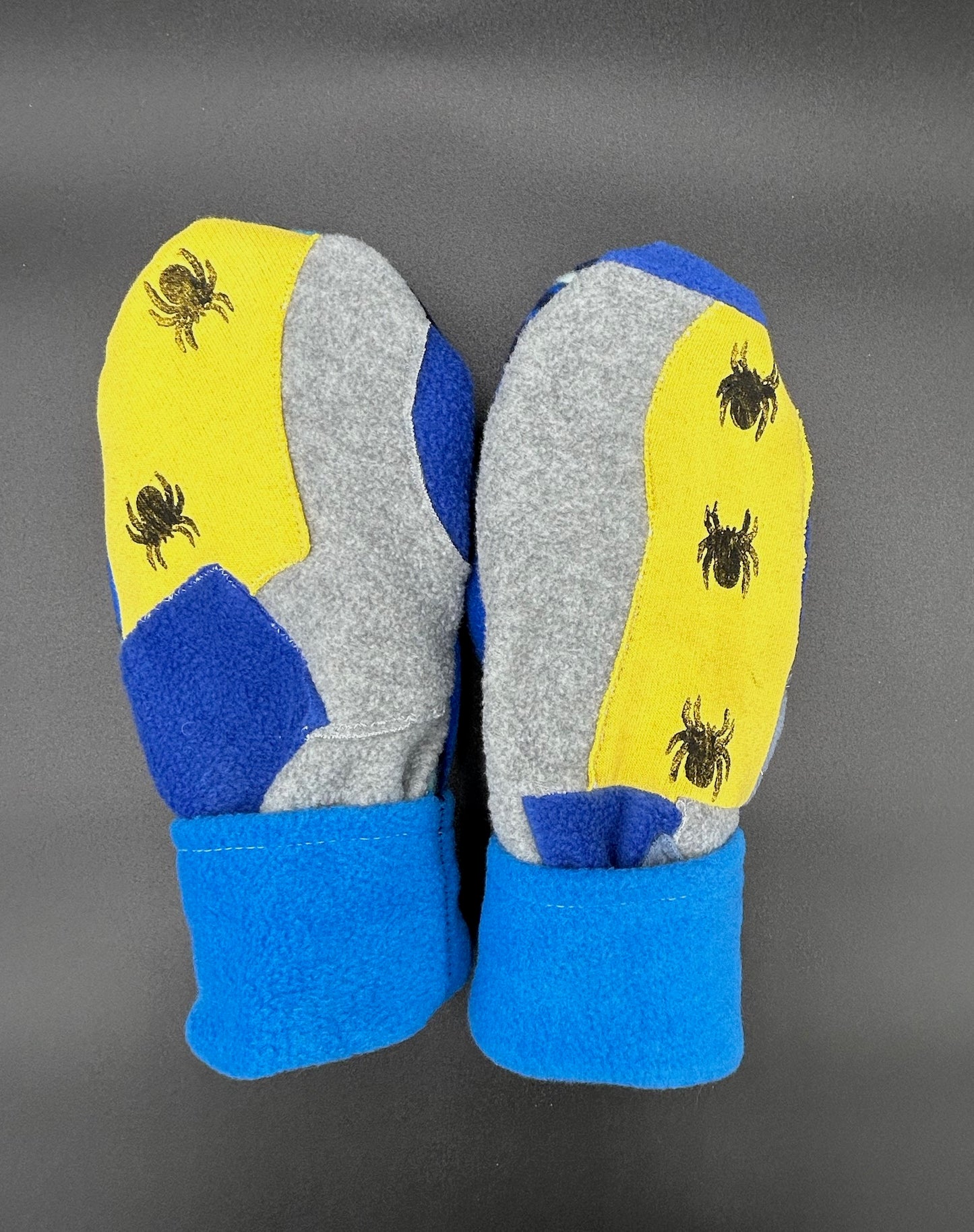 MITTENS - Size LARGE