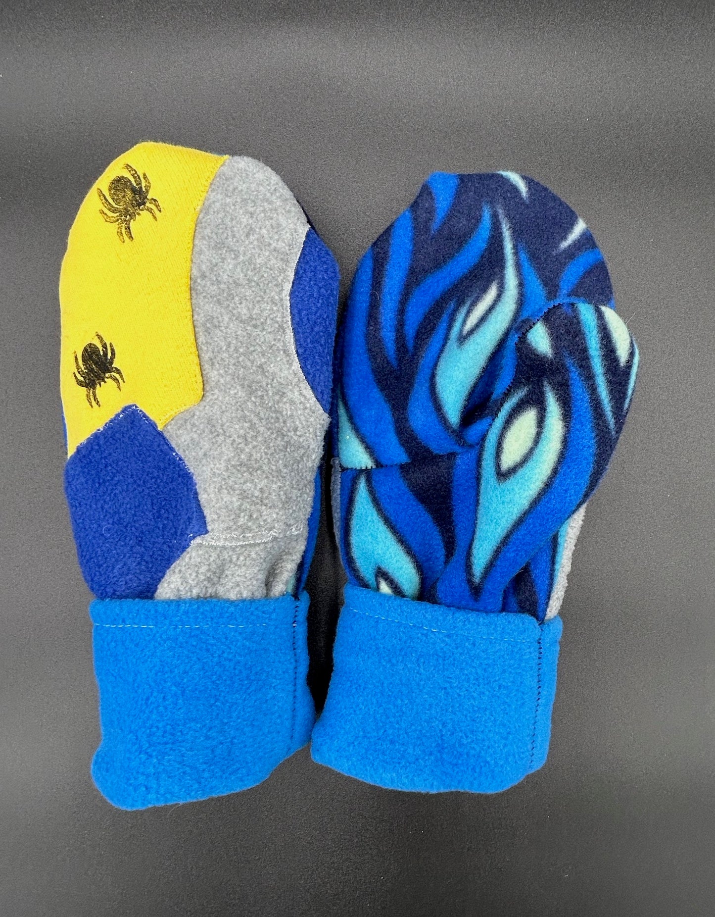 MITTENS - Size LARGE