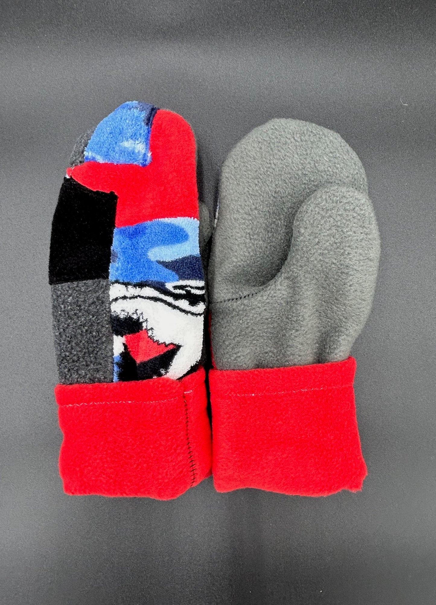 MITTENS - Size MEDIUM
